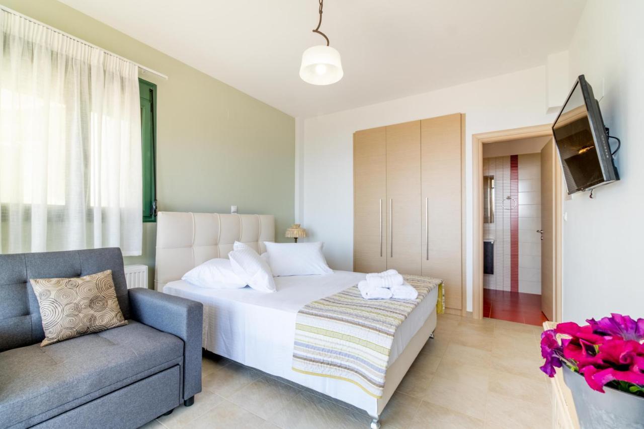 Sapphire Blue Villa Kalamítsi エクステリア 写真
